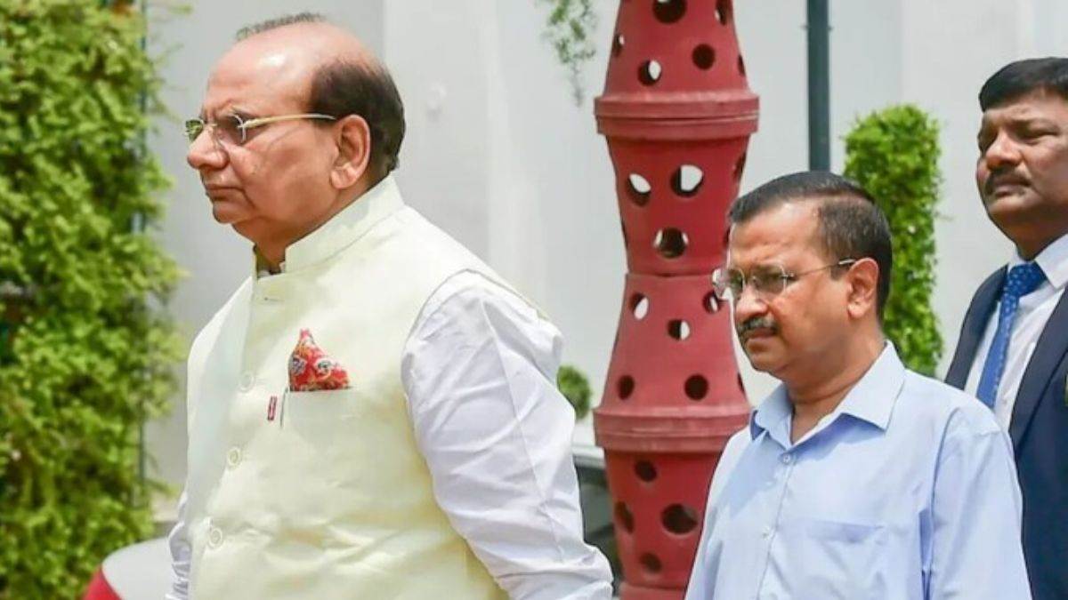 https://www.jagranimages.com/images/newimg/13022025/13_02_2025-lg_and_kejriwal_23883552.jpg