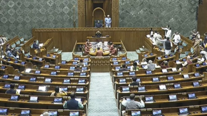 Parliament Session Live Updates: संसद में आज वक्फ (संशोधन) विधेयक पर जेपीसी की रिपोर्ट पेश की गई।(फोटो सोर्स: संसद टीवी)