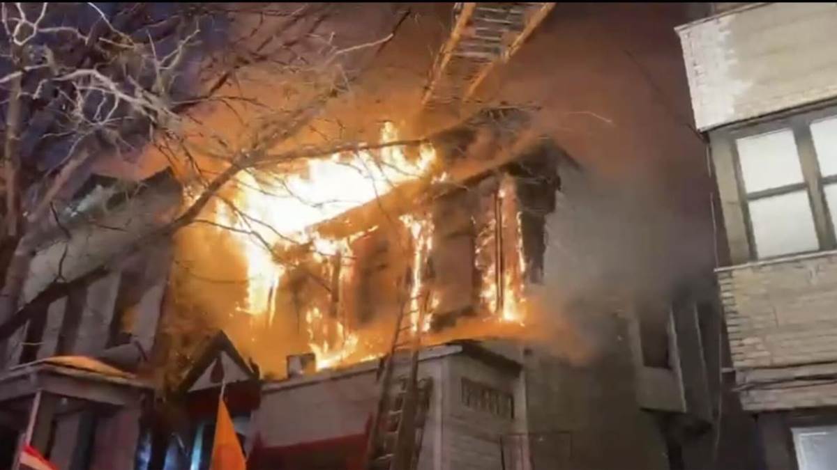 https://www.jagranimages.com/images/newimg/13022025/13_02_2025-new_york_fire_23884054.jpg