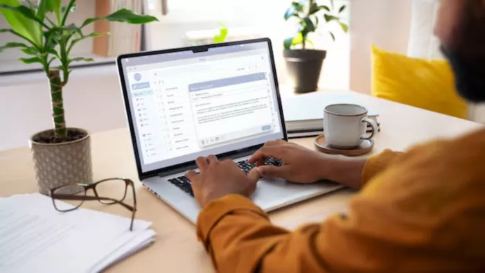 Resume Writing Tips: रेज्युमे में शामिल न करें ये 5 चीजें (Picture Courtesy: Freepik)