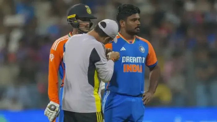 Sanju Samson की हुई सफल सर्जरी, IPL 2025 में राजस्थान रॉयल्स के कप्तान के खेलने को लेकर आया बड़ा अपडेट - Sanju Samson undergoes finger surgery expected to be fit till ipl 2025