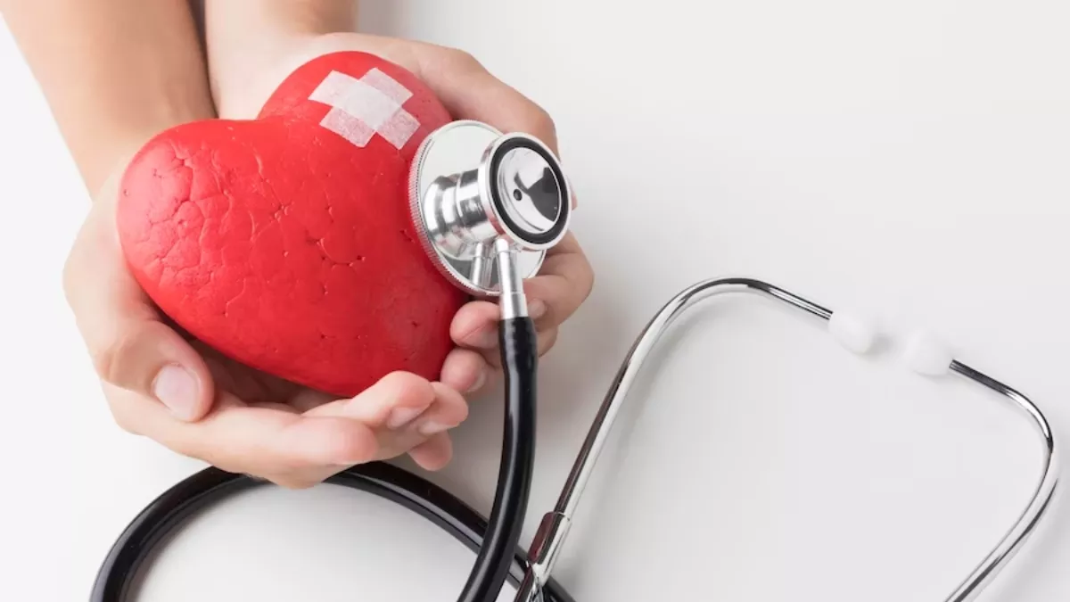 हार्ट अटैक - heart attack symptoms risk factors prevention diff between heart attack cardiac arrest and heart
