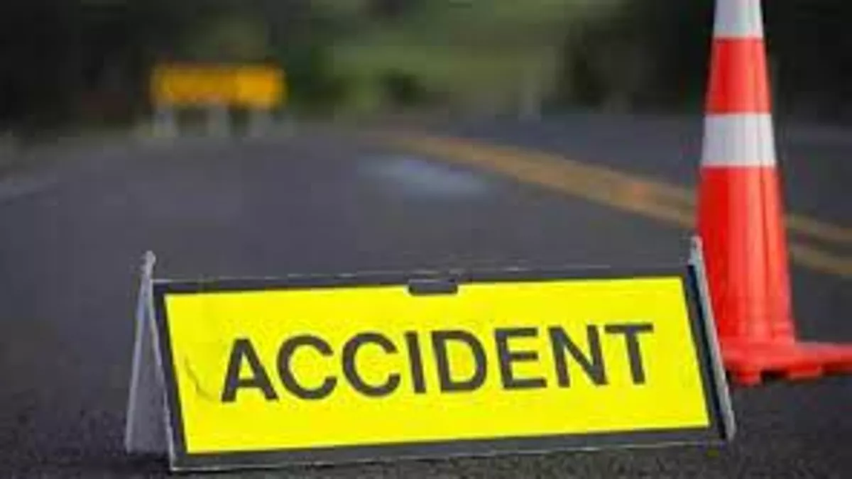 Madhubani Road Accident: बरात में जा रही पिकअप वैन बिजली पोल से टकराकर पलटी, तीन लोगों की मौत; कई घायल