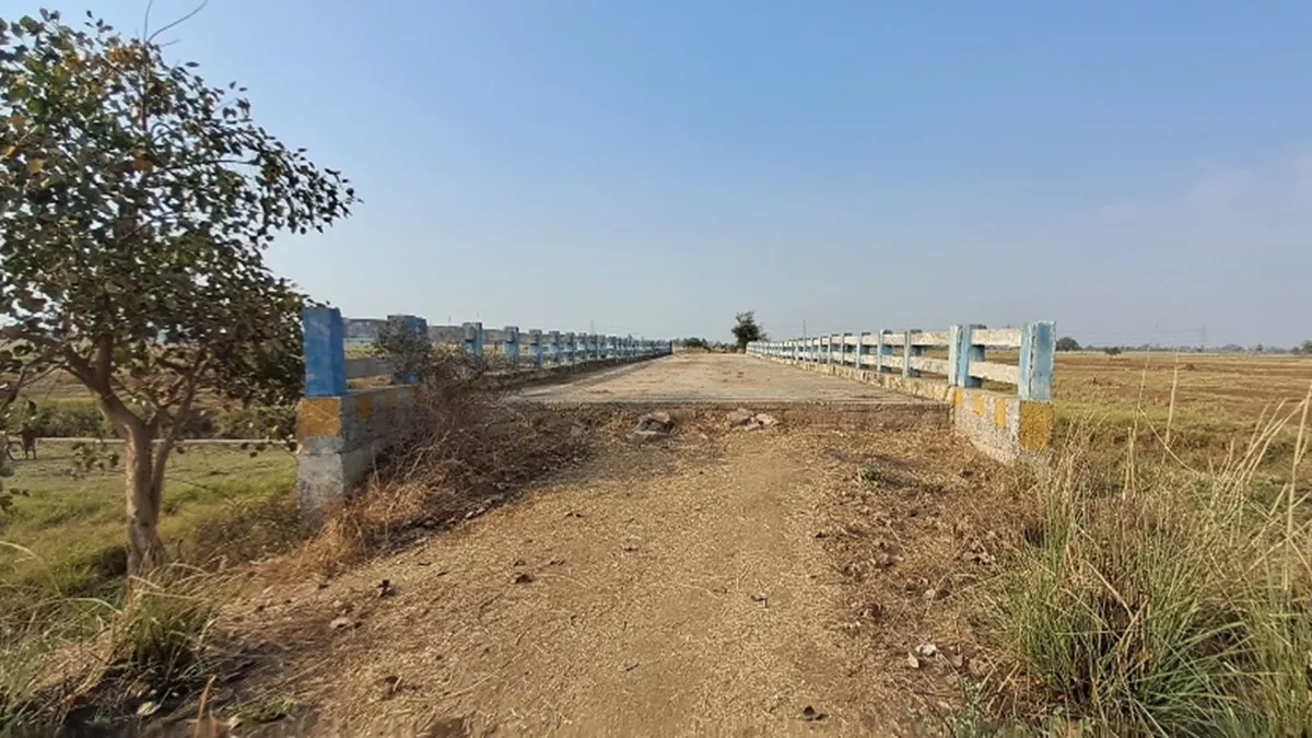 Patna News: पटना में 2.5 करोड़ से बना पुल, लेकिन 6 साल बाद भी सड़क से नहीं हो सका संपर्क, आ रही ये परेशानी