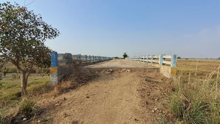 पटना में 2.5 करोड़ की लागत से बना पुल अभी तक सड़क से जुड़ नहीं सका (जागरण)