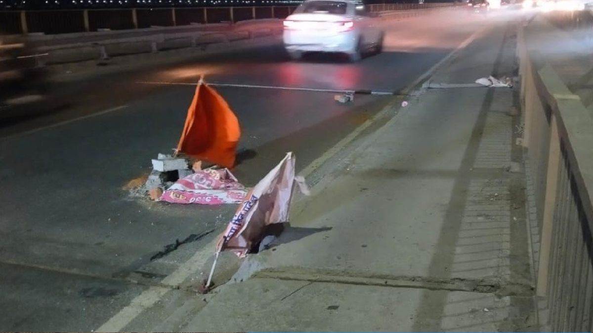 bearing of shastri bridge broken in prayagraj ban on heavy vehicles