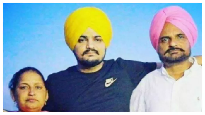 चरण कौर, दिवंगत सिंगर सिद्धू मूसेवाला और बलकौर सिंह