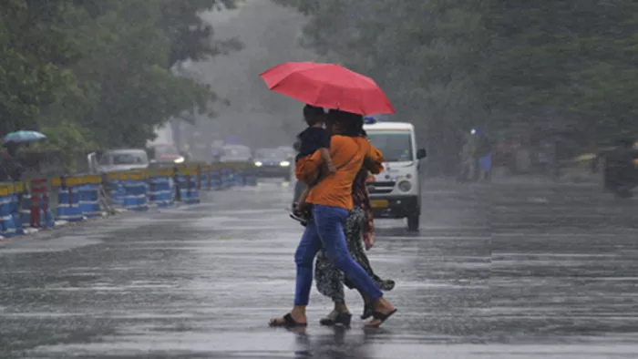 एनसीआर और उत्तर भारत के कई राज्यों में आज मौसम करवट लेगा (फोटो- पीटीआई)