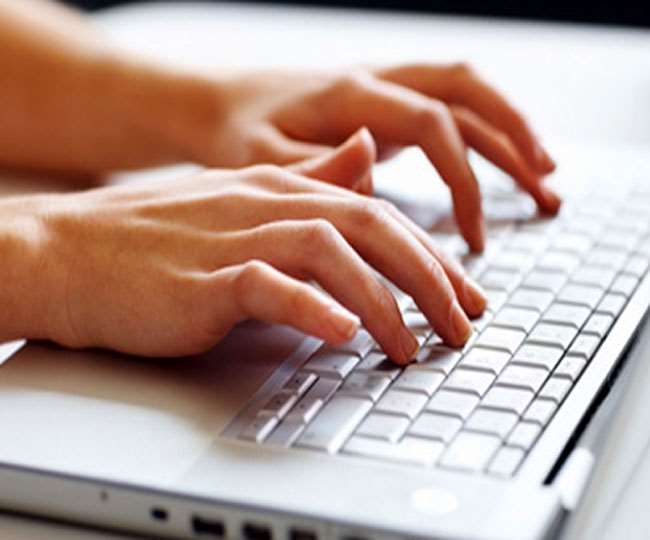 भारत पढ़े ऑनलाइन' के लिए यूजीसी ने मांगा आइडिया, एक्सपर्ट कमेटी गठित - UGC  Invites Suggestions and Ideas for Bharat Padhe Online Expert Committee  Formed for Online Education in Lockdown