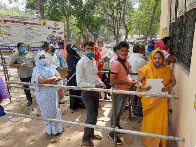 827 nominations for the post of principal in mawana and 649 nominations to the gram panchayat member