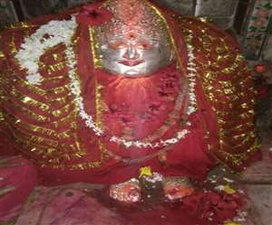 मंदिर में स्&zwj;थापित यक्षिणी भवानी की प्रतिमा। जागरण