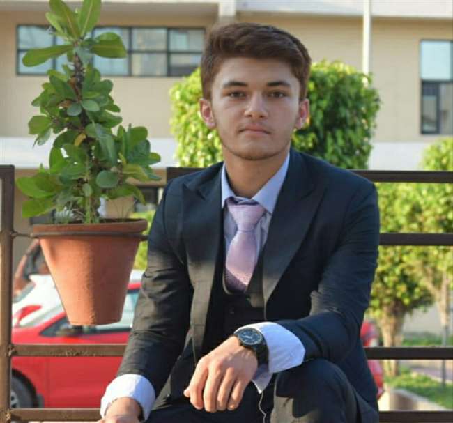 https://www.jagranimages.com/images/newimg/13042022/13_04_2022-shimla_vipin_kumar_select_in_amazon_company_22623715.jpg