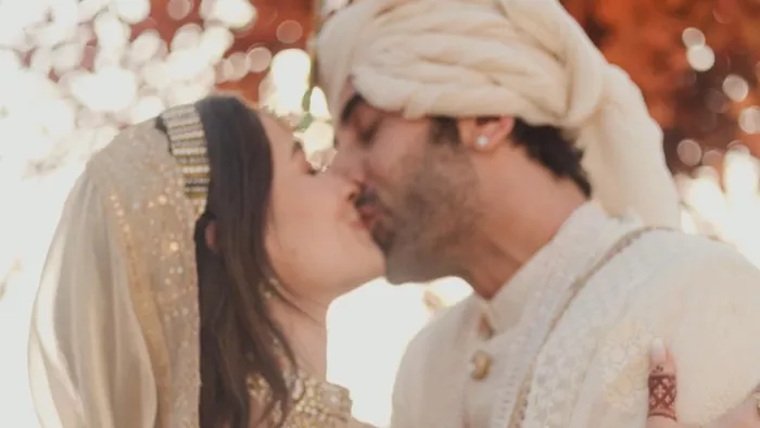 Ranbir Kapoor Alia Bhatt Love Story: आलिया भट्ट और रणबीर कपूर ने 14 अप्रैल को शादी कर ली।