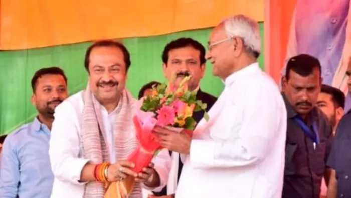 विवेक ठाकुर ने विरासत में सीखा है सियासत का दांव-पेंच।