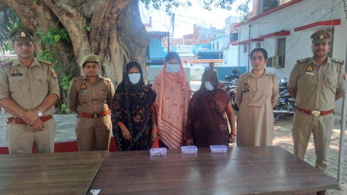 three women including the robber bride arrested in hardoi cash and jewelry recovered