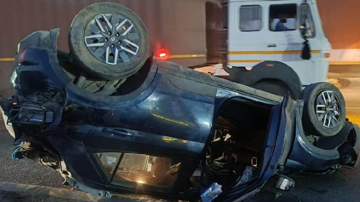 mathura accident update car flips on agra delhi highway family safe after open airbags righttimw