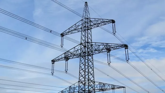 नए प्रस्ताव से समाज के निम्न व मध्यम वर्ग को बिजली दर में बढ़ोतरी से कुछ राहत मिलेगी।