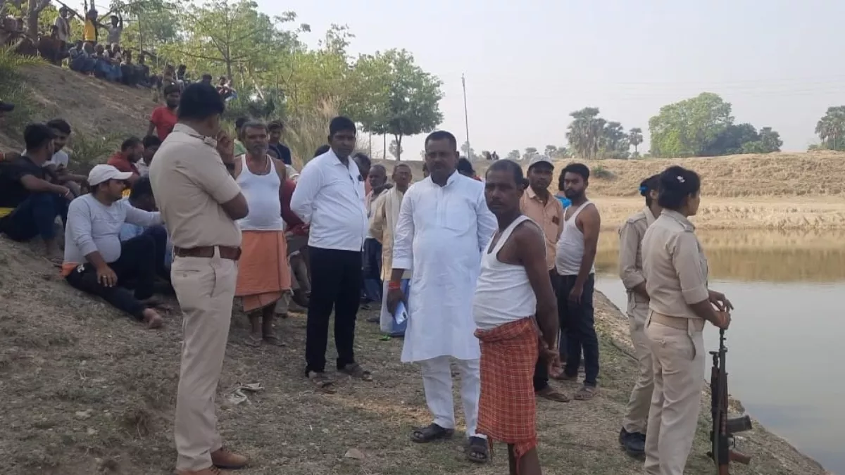 Bihar Crime: नवादा में पोखर में तैरता मिला किशोरी का शव, परिवार ने चार लोगों पर हत्या का लगाया आरोप