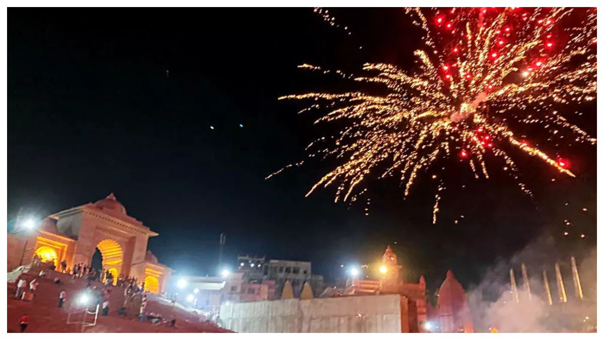Jammu-Kashmir News: पुंछ के बाद राजौरी प्रशासन ने पटाखों की बिक्री और उपयोग पर लगाया प्रतिबंध