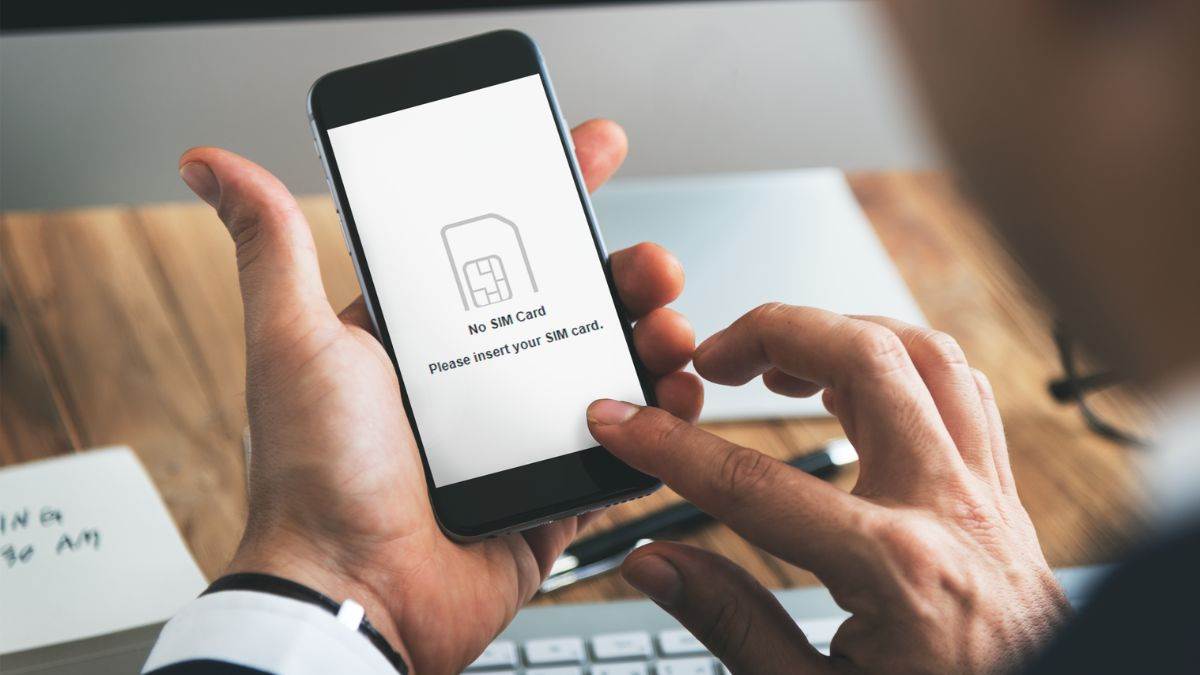 अगर आपके फोन में भी आ रही है No SIM card की एरर, तो इन आसान तरीकों से