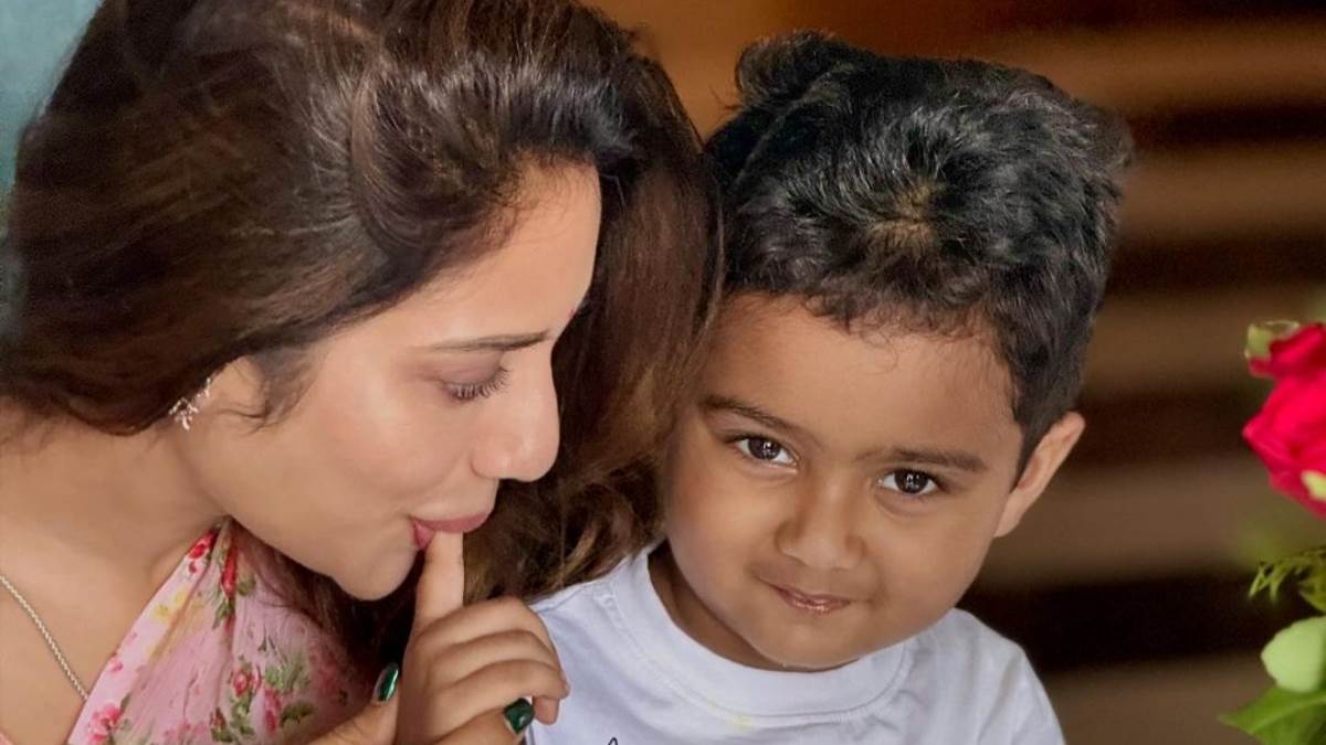 https://www.jagranimages.com/images/newimg/13052024/13_05_2024-nusrat_jahan_son_23716801.jpg