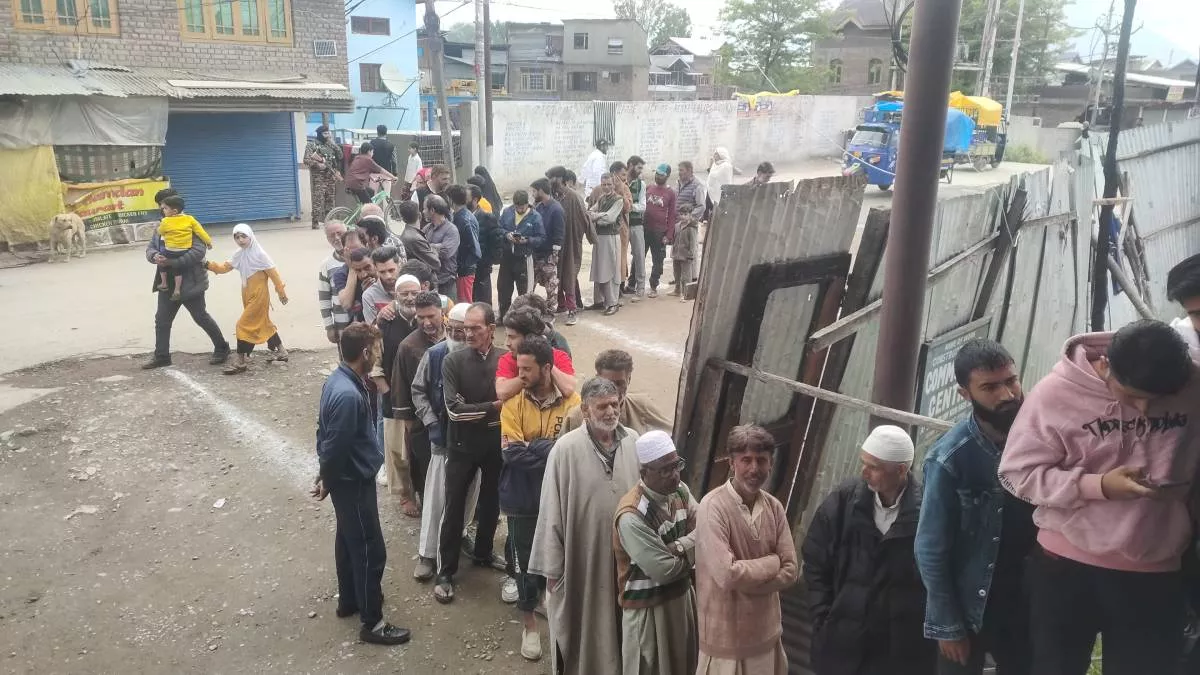 Srinagar Lok Sabha Election 2024: अनुच्छेद 370 हटने के बाद पहला बड़ा चुनाव, मतदाताओं ने कही अपने मन की बात