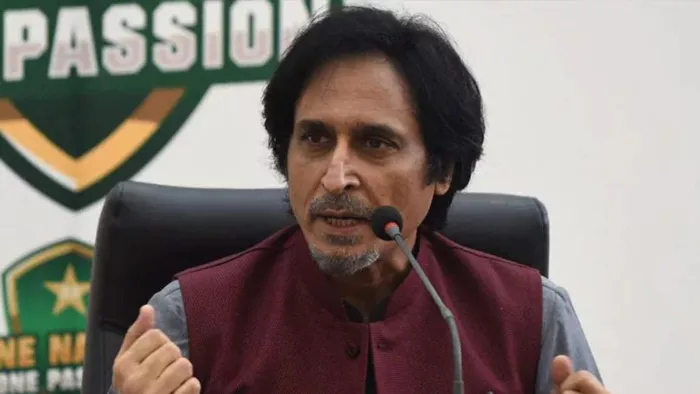 पाकिस्तान के गेंदबाजों पर जमकर बरसे रमीज राजा।