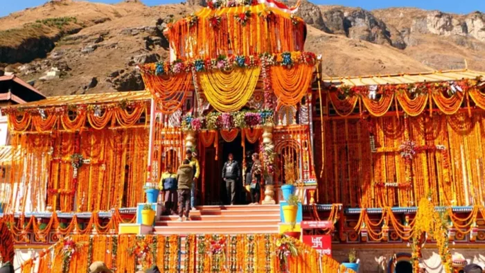 Badrinath Yatra 2025: बदरीनाथ धाम में तीर्थ यात्रियों के लिए पुलिस की एडवाइजरी. File Photo