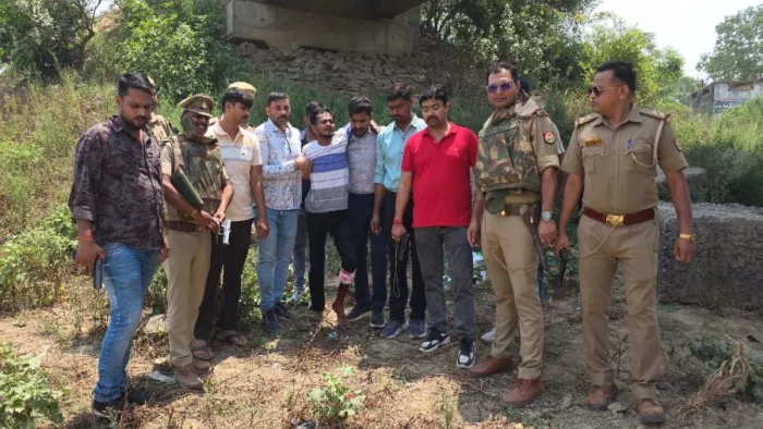 पुलिस की गिरफ्त में दुष्कर्म का आरोपित दीपक। जागरण