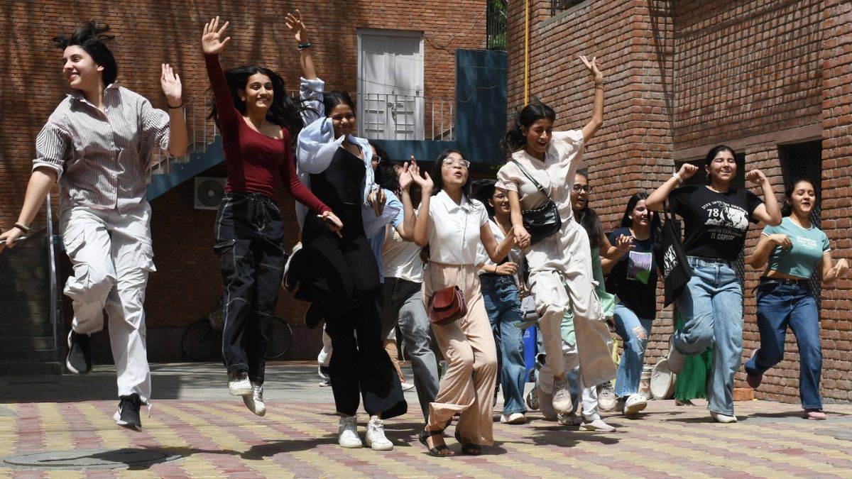 https://www.jagranimages.com/images/newimg/13052025/13_05_2025-cbse_board_result_2025_23937214.jpg