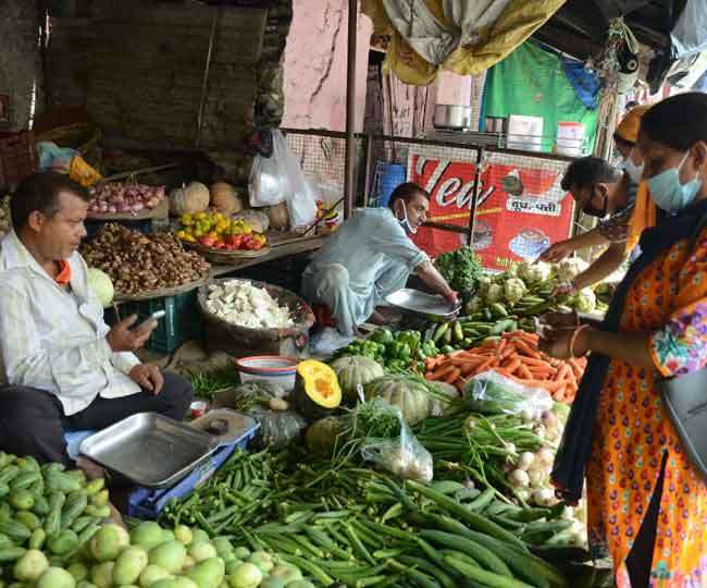 बाहर से आवक न होने से फल और सब्जी की आपूर्ति बन रही चुनौती Reduction