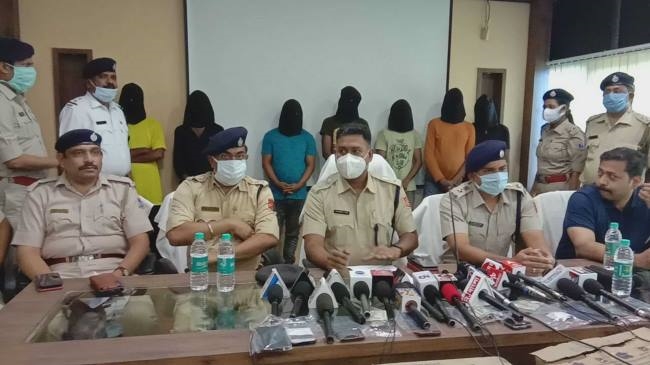 दुकान व गोदाम से शराब लूटने वाले गिरोह का भंड़ाफोड़