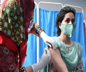 पाकिस्&zwj;तान में चौथी लहर आने की आशंका जताई जा रही है।