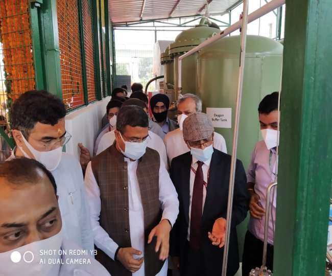 पेट्रोलियम व प्राकृतिक गैस मंत्री धर्मेंद्र प्रधान