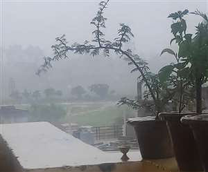 गोरखपुर में प्री मानसून की बारिश से पारा काफी नीचे आ गया है। - जागरण