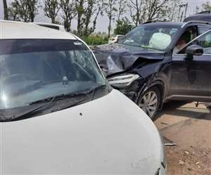 हरियाणा के पूर्व सीएम ओम प्रकाश चौटाला की कार दुर्घटनाग्रस्त