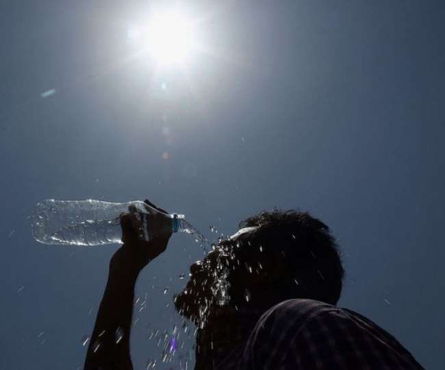 पाकिस्तान के कई शहरों में तापमान 40 डिग्री सेल्सियस से ऊपर दर्ज किया गया है।