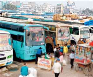 मीठापुर बस पड़ाव को बंद करने की तैयारी। प्रतीकात्&zwj;मक तस्&zwj;वीर