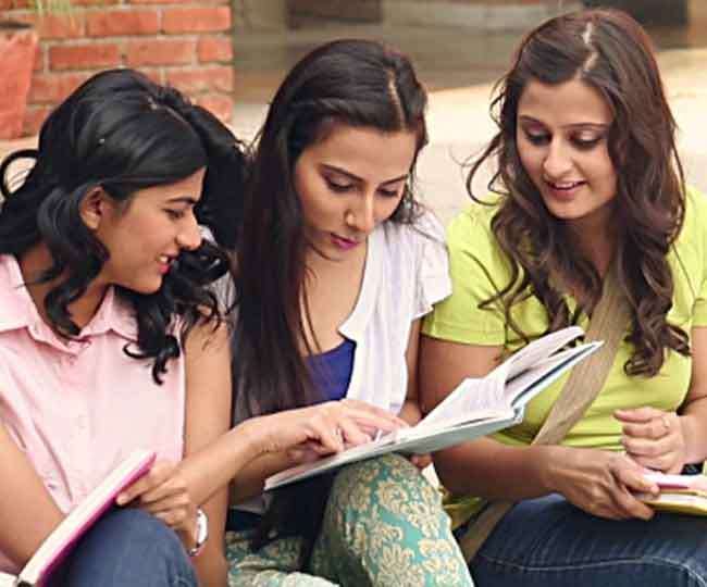 देश में पहली बार ऐसा होगा कि जब एक यूनिवर्सिटी दाखिला देने के लिए छात्रों के पास जाएगी।