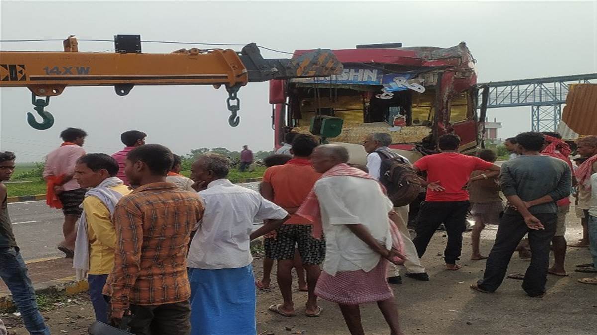 road accident in supaul the bus going from siliguri to patna collided with the container