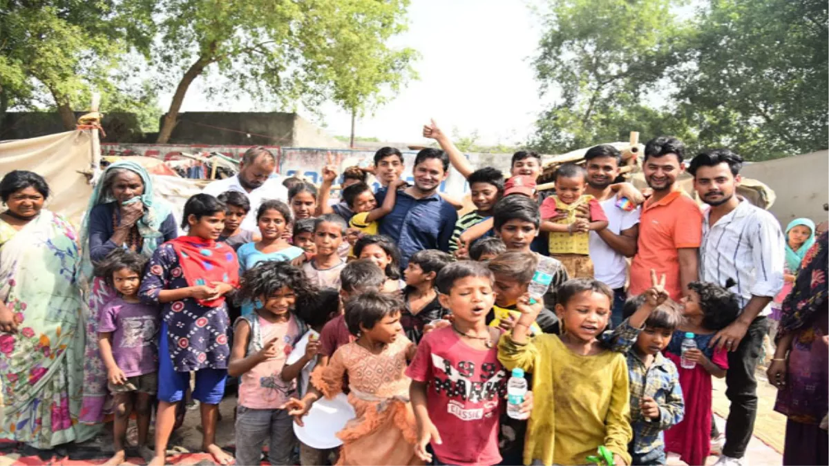 Delhi News: गरीब बच्चों के लिए भोजन मुहैया कराने की एक पहल