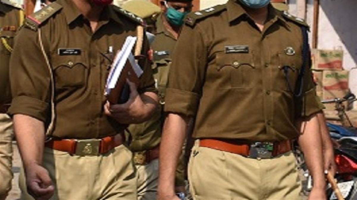 https://www.jagranimages.com/images/newimg/13062022/13_06_2022-police_22799018.jpg_22799018.jpg