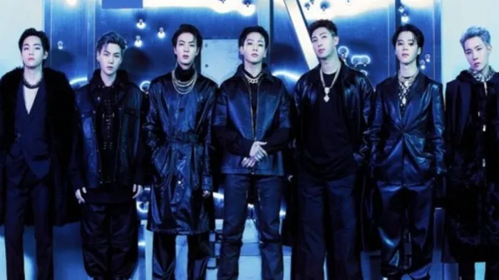 BTS 10th Anniversary: म्यूजिक के शौकीन लोगों के बीच बीटीएस बैंड काफी लोकप्रिय है।