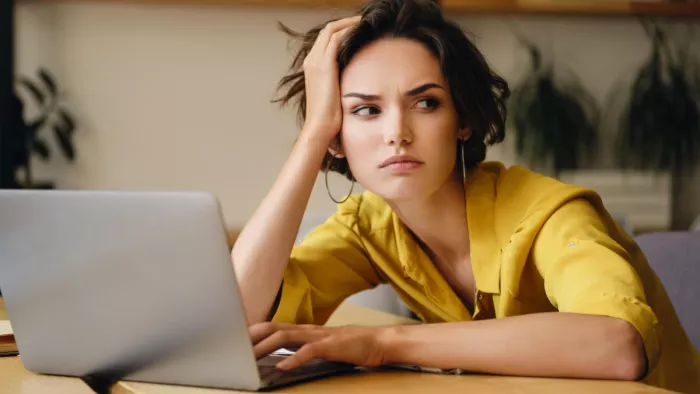 Cyberchondria: क्या है साइबरकॉन्ड्रिया और क्यों है ये सेहत के लिए खतरनाक