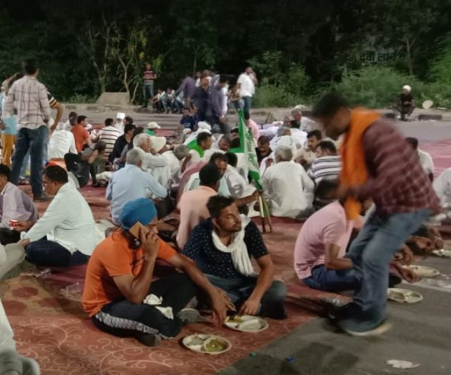 farmers Eating during protest