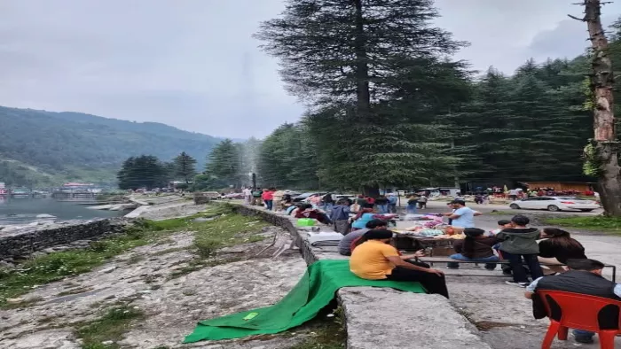 बरोट की वादियाें में फैलाई गंदगी तो भरना पड़ेगा जुर्माना