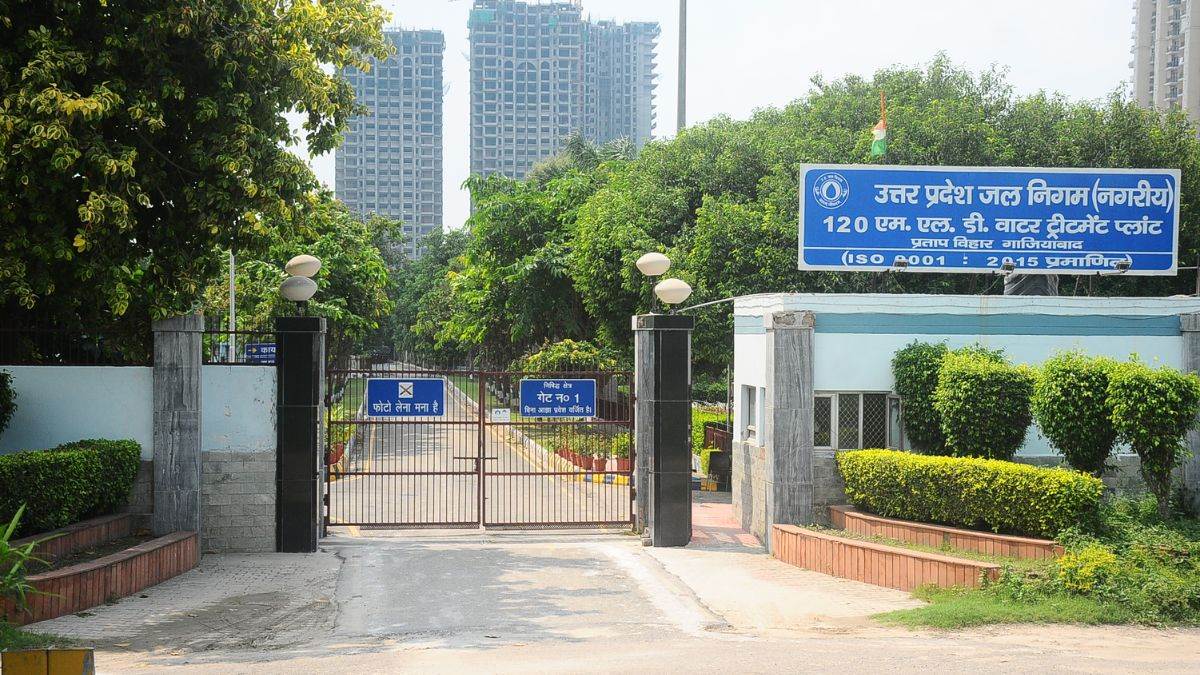 ncr ghaziabad news gangaajal supply disrupted due to line breakage in noida