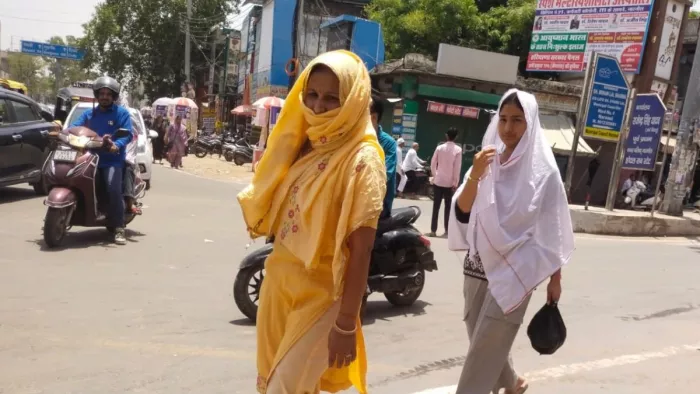 गर्मी से लोगों का बुरा हाल है। जागरण