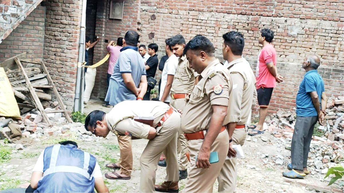 saharanpur up news young man found dead in neighbors enclosure falling from roof suspected