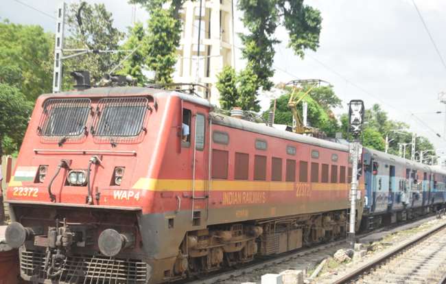 Indian Rail : भारतीय रेल भागलपुर-मंदारहिल-बांका सेक्शन पर बदल जाएंगे ट्रेनों के रैक, डेमू में होगा सफर